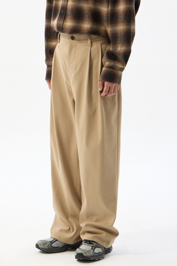 CUSTOMELLOW - 캐주얼팬츠 - Beige Wide Fit Belted Pants