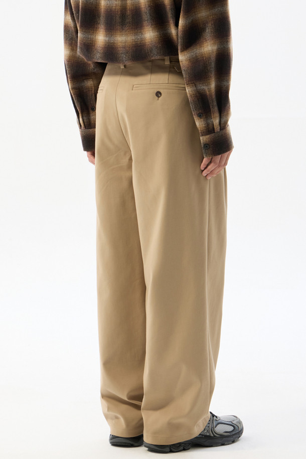 CUSTOMELLOW - 캐주얼팬츠 - Beige Wide Fit Belted Pants