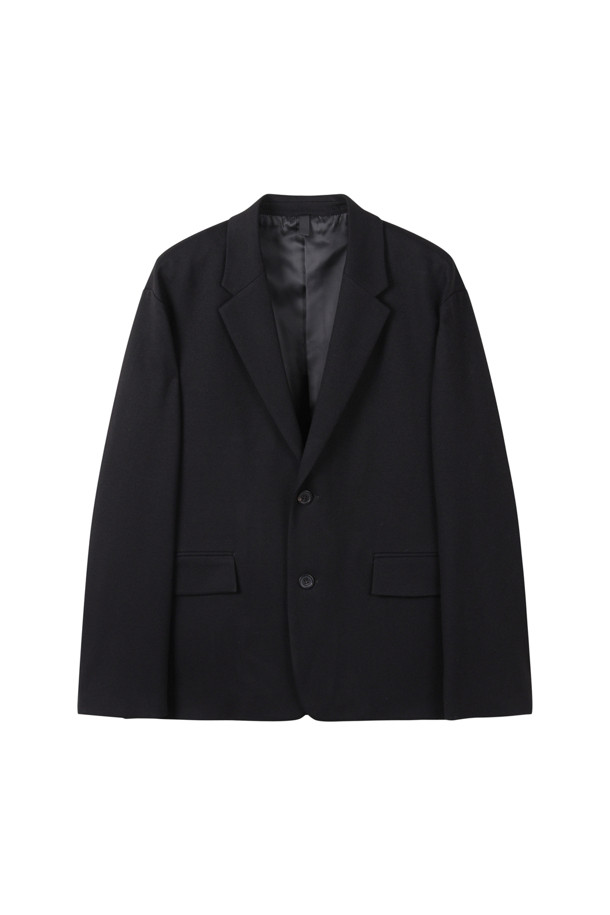 [Outlet] 블랙 릴렉스 핏 셋업 재킷은 남녀 모두 착용 가능한 베이직한 디자인의 아우터입니다. 봄, 가을에 적합하며, 캐주얼, 클래식, 미니멀 스타일을 연출하기 좋습니다. 블랙 컬러의 무지 패턴에 릴렉스핏으로 편안함을 더했으며, 가볍고 부드러운 TR 소재로 제작되었습니다. 출근룩, 비즈니스 캐주얼, 모임룩 등 다양한 TPO에 활용할 수 있는 활용도 높은 셋업 재킷입니다. 안감이 있어 보온성을 높였으며, 버턴 여밈 방식과 긴 소매 기장으로 깔끔한 실루엣을 완성합니다.
