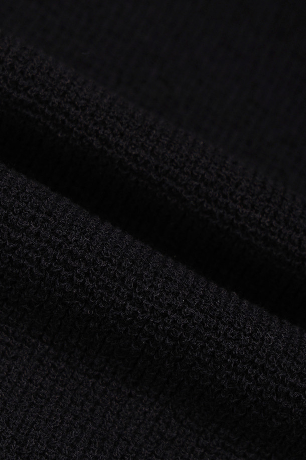 CUSTOMELLOW - 스웨터 - Black Soft Half Round Neck Sweater