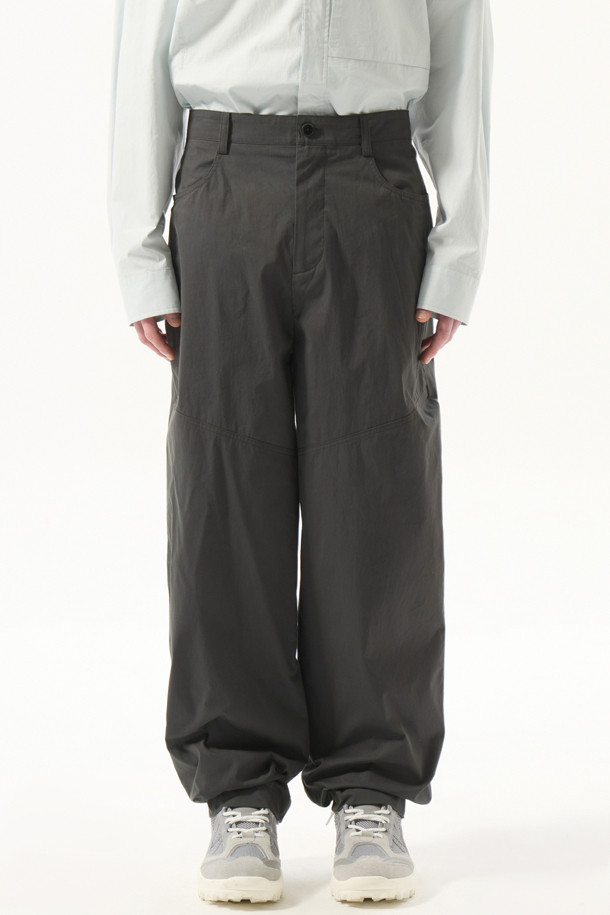 CUSTOMELLOW - 캐주얼팬츠 - Grey Volume Tuck Pants