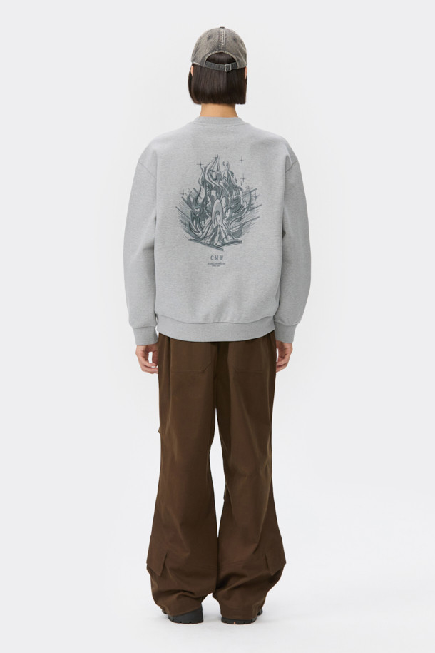 브라운 플랩 디테일 팬츠는 남성용 와이드 팬츠로, 가을과 겨울에 따뜻하게 착용할 수 있습니다. 겉감은 면 소재, 안감은 기모로 제작되어 부드러운 착용감을 선사하며, 신축성이 있어 편안한 활동성을 보장합니다. 루즈핏에 두꺼운 두께감으로 보온성을 높였으며, 무지 패턴에 페이크 플랩 포켓, 다트, 허리 비조 디테일이 더해져 캐주얼하면서도 클래식한 무드를 연출합니다. 출근룩이나 모임룩 등 다양한 TPO에 활용 가능하며, 미니멀한 스타일을 즐기는 분들께 추천합니다.
