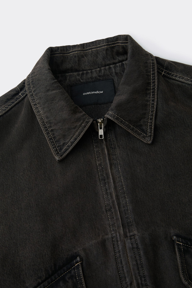 브라운 데님 디트로이트 재킷은 남녀 모두 착용 가능한 캐주얼하고 스트릿한 스타일의 데님 재킷입니다. 봄, 가을에 적합하며, 릴렉스 핏으로 편안한 착용감을 선사합니다. 무지 디자인에 중간 두께감의 데님 소재로 제작되어 튼튼합니다. 이중 히든 포켓과 밑단 이밴드, YKK 2-Way 지퍼 디테일이 특징입니다. 블랙 컬러 옵션도 제공합니다.
