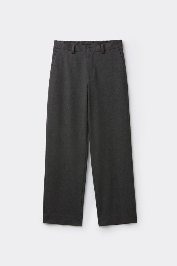 세련된 그레이 톤의 텍스처 셋업 팬츠입니다. 울라이크(Wool-like) 소재를 사용하여 포멀한 스타일을 연출하며, 루즈핏으로 편안한 착용감을 제공합니다. 무지 디자인과 투톤 컬러가 특징이며, 히든 밴딩으로 허리 부분의 깔끔함을 더했습니다. 오피스룩, 비즈니스 캐주얼, 회의룩 등 다양한 TPO에 활용 가능하며, 클래식하고 미니멀한 스타일을 선호하는 분들께 추천합니다. 셋업으로 스타일 완성을 할 수 있습니다.
