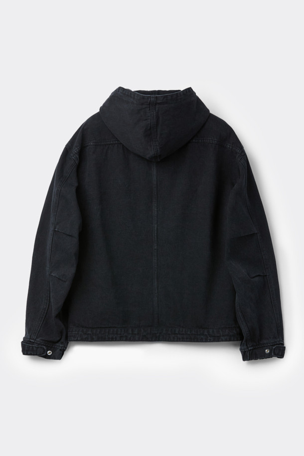 블랙 데님 후드 재킷은 캐주얼한 무드의 후드 자켓입니다. 봄, 가을에 어울리는 릴랙스핏으로 편안하게 착용 가능하며, 데님과 면 혼방 소재로 제작되었습니다. 지퍼 여밈 방식에 스트링 디테일, YKK 2-Way 지퍼로 실용성을 더했습니다. 동네 마실룩, 봄 소풍룩 등 가벼운 외출에 시티보이, 미니멀 스타일로 연출하기 좋습니다. 크롭 기장의 디자인으로 트렌디함을 더했습니다.
