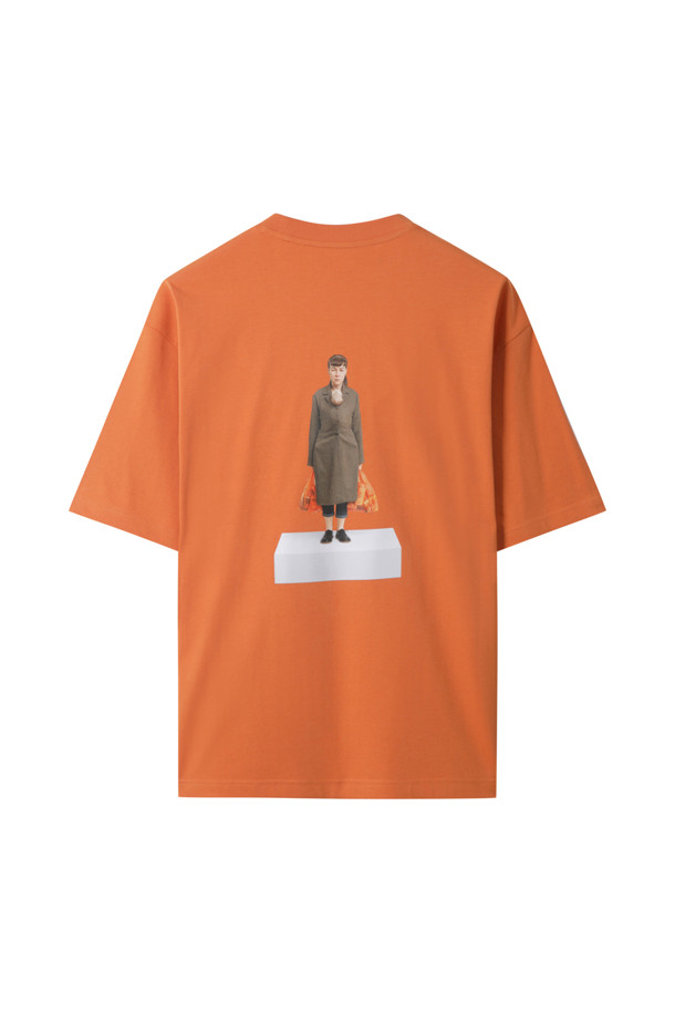 CUSTOMELLOW - 반팔티셔츠 - [Ron Mueck] Orange Graphic T-shirt