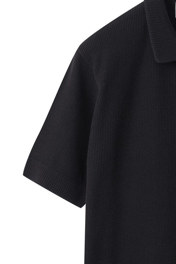 CUSTOMELLOW - 니트/가디건 - [Outlet] Black Texture Collar Sweater