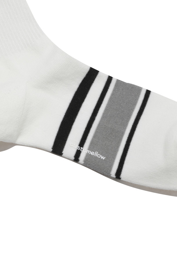 CUSTOMELLOW - 양말 - White Stripe Medium Socks