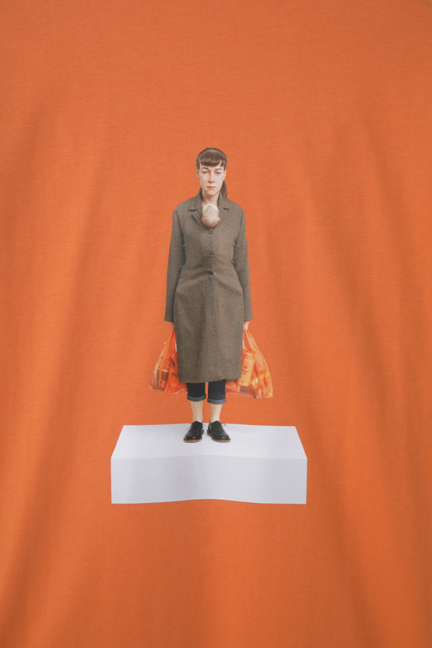CUSTOMELLOW - 반팔티셔츠 - [Ron Mueck] Orange Graphic T-shirt