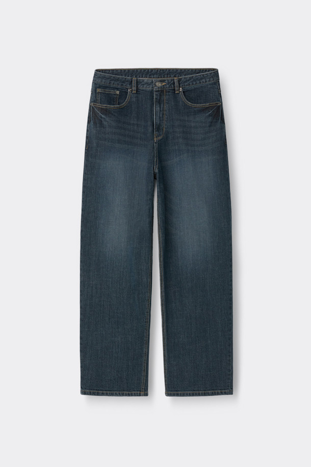 다크 블루 스트레이트 핏 데님 팬츠는 베이직한 스타일을 추구하는 분들을 위한 일상복입니다. 다크 블루 및 인디고 컬러로 제공되며, 무지 디자인에 바이오 워싱, 스톤 워싱, 도밍고 워싱 처리를 더해 자연스러운 멋을 살렸습니다. 데님, 코튼, 폴리우레탄 혼방 소재로 제작되어 편안한 착용감을 선사합니다. 파이브 포켓 디자인과 스트레이트 핏으로 캐주얼, 미니멀, 클래식 등 다양한 스타일을 연출할 수 있습니다.
