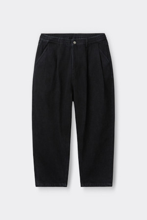 Black Two Tuck Baggy Jeans