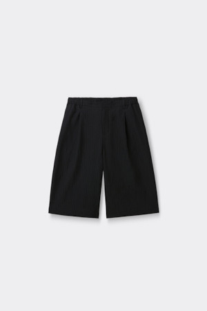 Black Pleats Bermuda Shorts