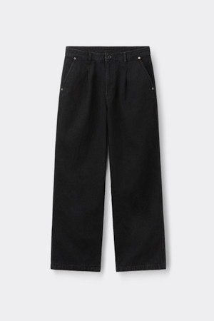 Black One Tuck Jeans