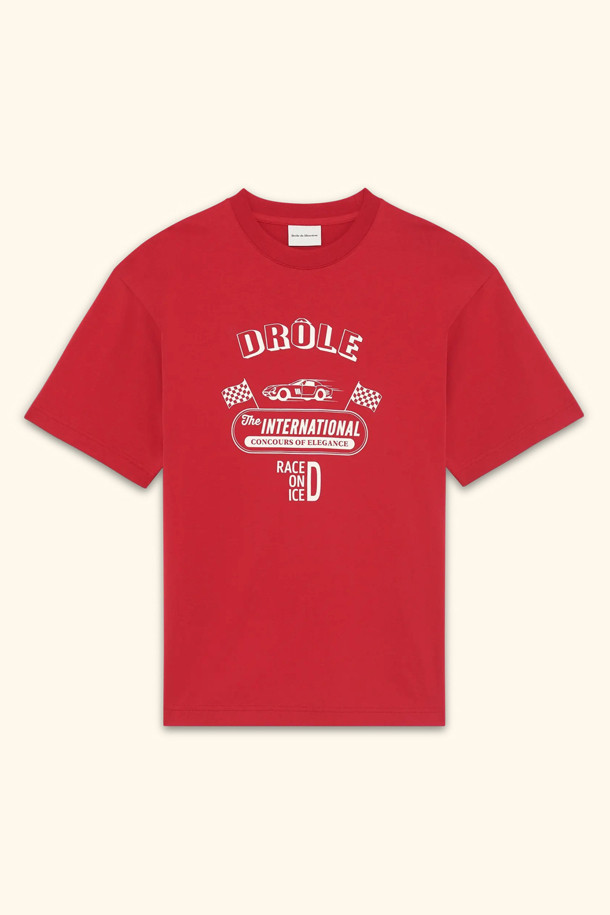 레 띠셔츠 레이스 온 아이스 티셔츠는 캐주얼, 스포티, 미니멀 스타일을 즐기는 분들을 위한 상의입니다. 봄, 여름 시즌에 적합하며, 일상복뿐만 아니라 동네 마실룩, 여행룩, 봄 소풍룩으로도 활용하기 좋습니다. 핏은 강조되지 않았으며, 라운드넥 디자인에, 헤비 저지 원단(255 GSM)의 면 소재로 제작되어 편안한 착용감을 선사합니다. 크롭 기장의 레드 컬러 티셔츠로, 프린트 및 로고 패턴이 돋보이는 반소매 디자인입니다.
