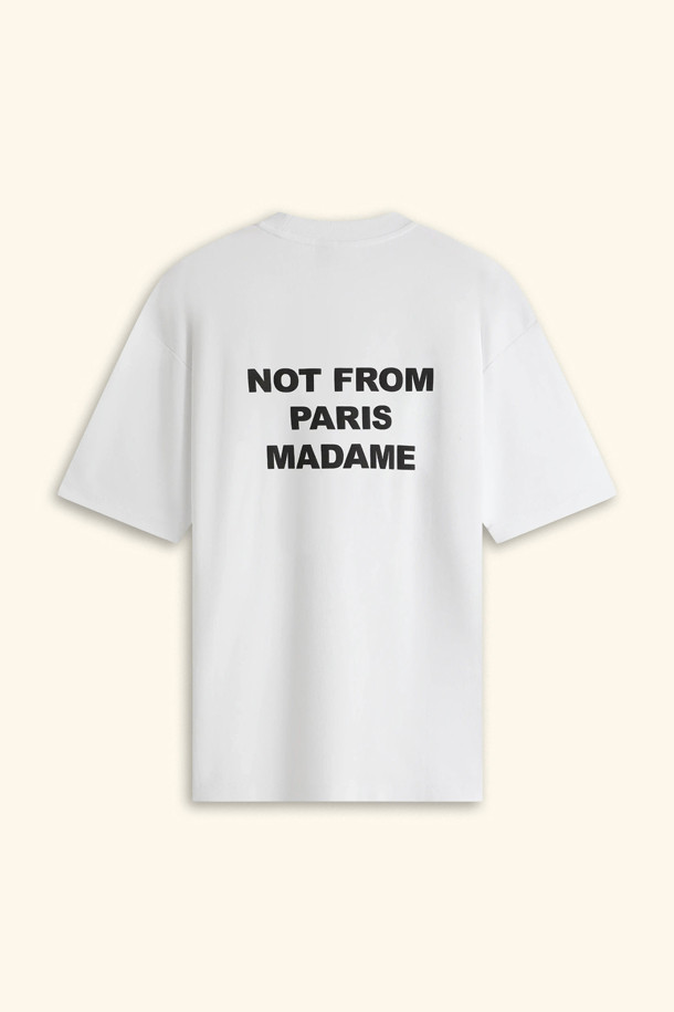 Le 티셔츠 슬로건은 베이직하고 캐주얼한 스타일의 공용 티셔츠입니다. 부드러운 면 소재로 제작되어 봄, 여름철 편안하게 착용하기 좋으며, 라운드넥과 반소매 기장으로 디자인되었습니다. 로고 또는 프린트 무늬가 특징이며, 슬로건 프린트로 포인트를 더했습니다. 레귤러 핏으로 제작되었으며, 인터록 원단과 리브드 넥라인으로 마감하여 높은 퀄리티를 자랑합니다. 산책룩, 집콕룩 등 다양한 TPO에 활용 가능합니다.
