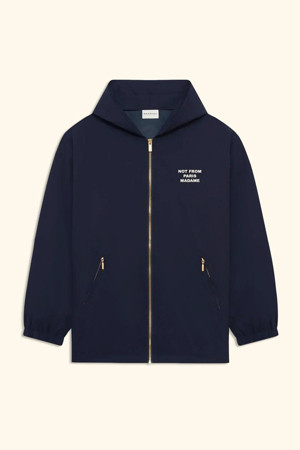 La Veste Capuche Slogan