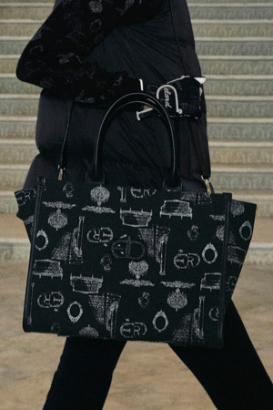 ELORD GALLERY TOTE BAG(Black)