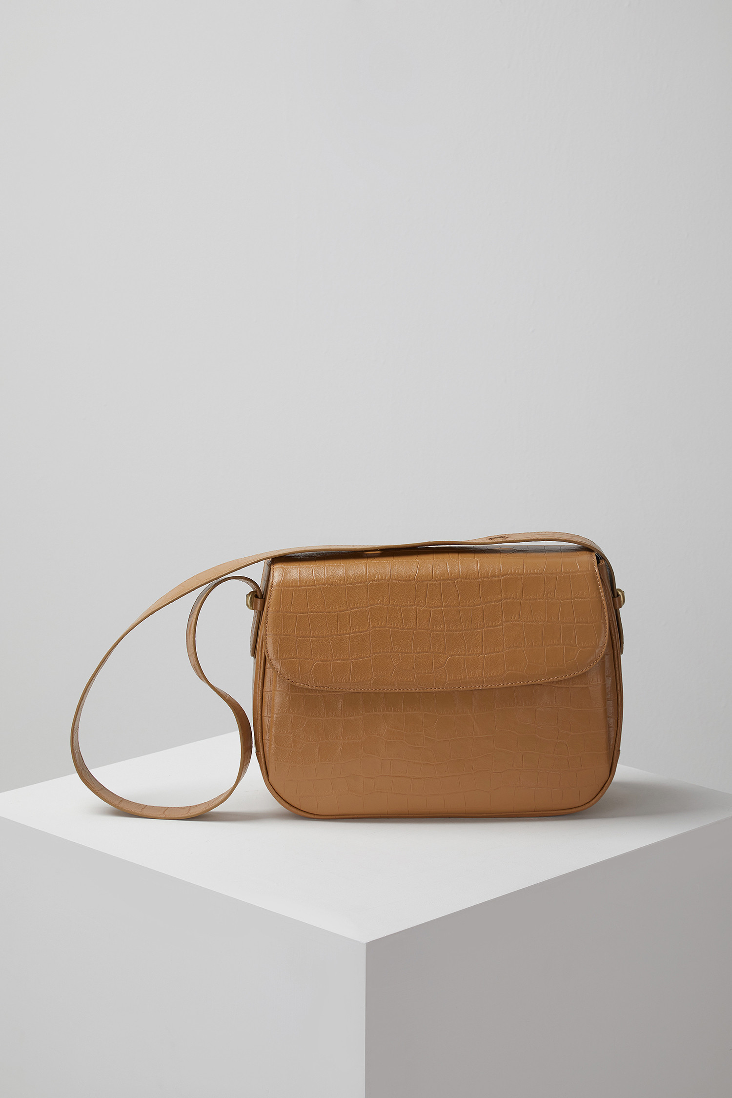 mail bag(Crocodile beige)_Archivépke