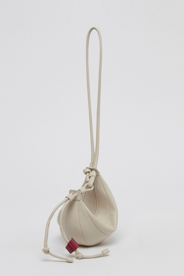 Archivépke -  - Small fling bag(Cream)