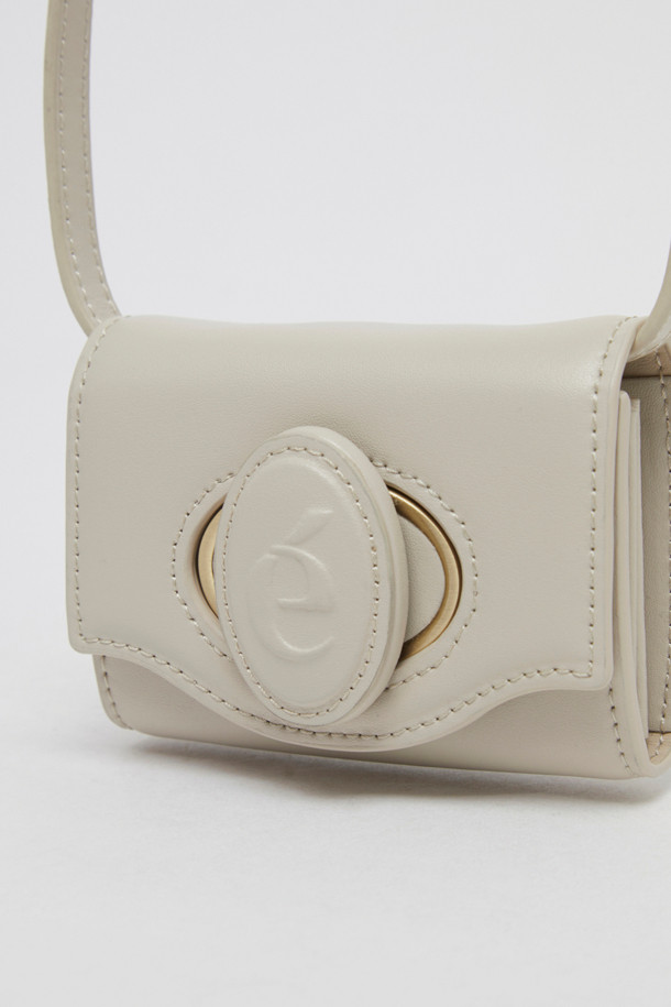 Archivepke - 크로스백 - Oval card bag(Cream)