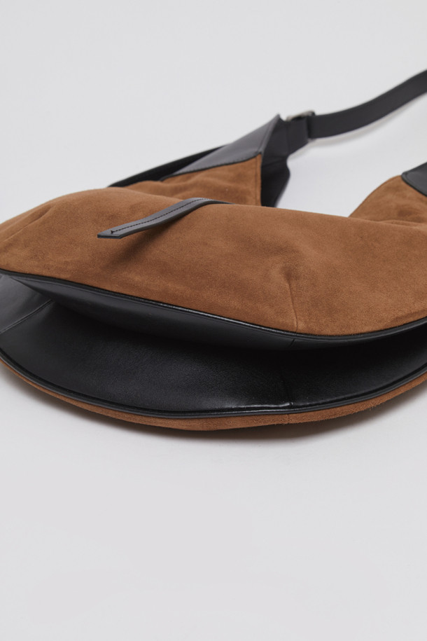 Archivepke - 숄더백 - Luv hole hobo bag(Suede brown)