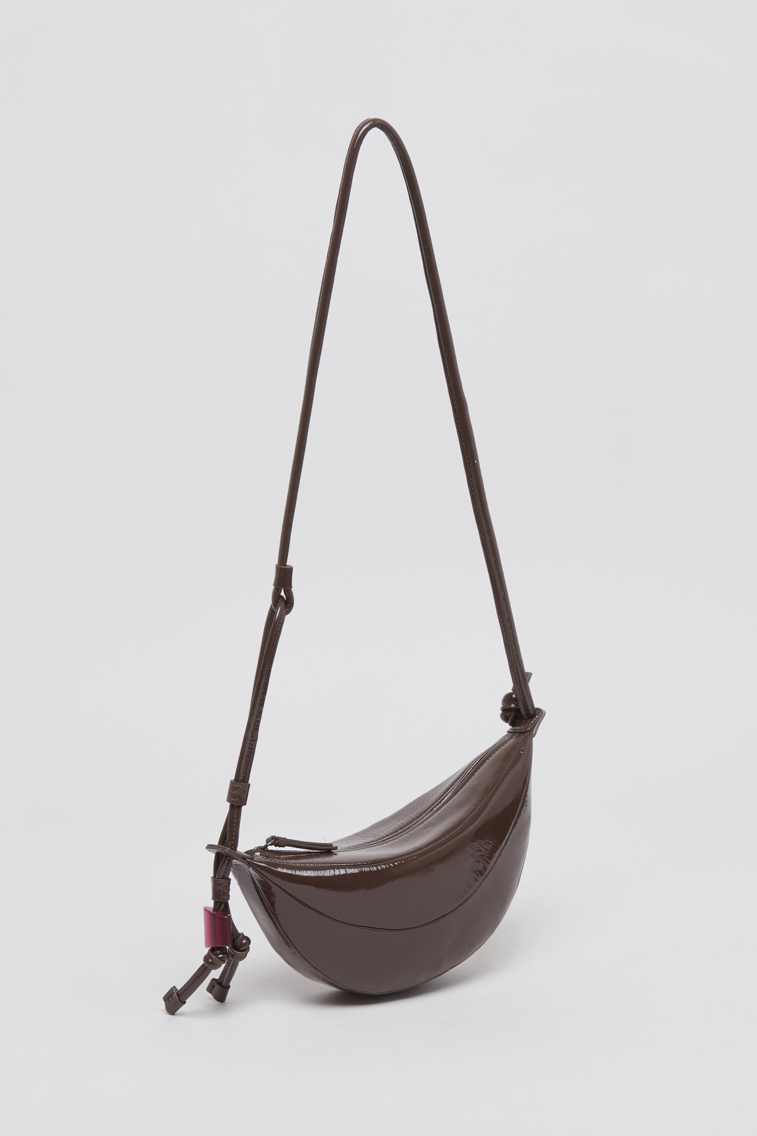 24AW韓国人気【Archivepke】Small fling bag Brown 24AW韓国人気【Archivepke】Small fling bag Brown (Archivepke