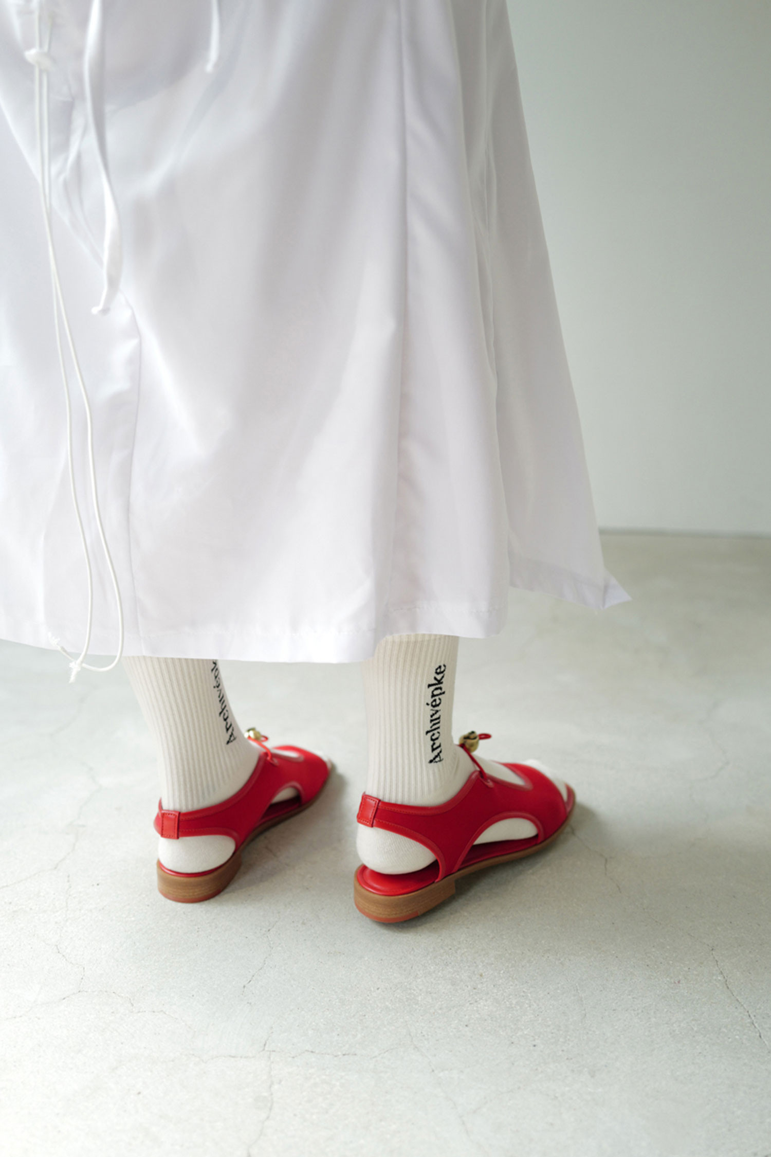 サンダル・ミュール [Archivepke] Luv bow sandal ☆Archivepke☆アーカイブエプク Luv bow sandal ＝2色