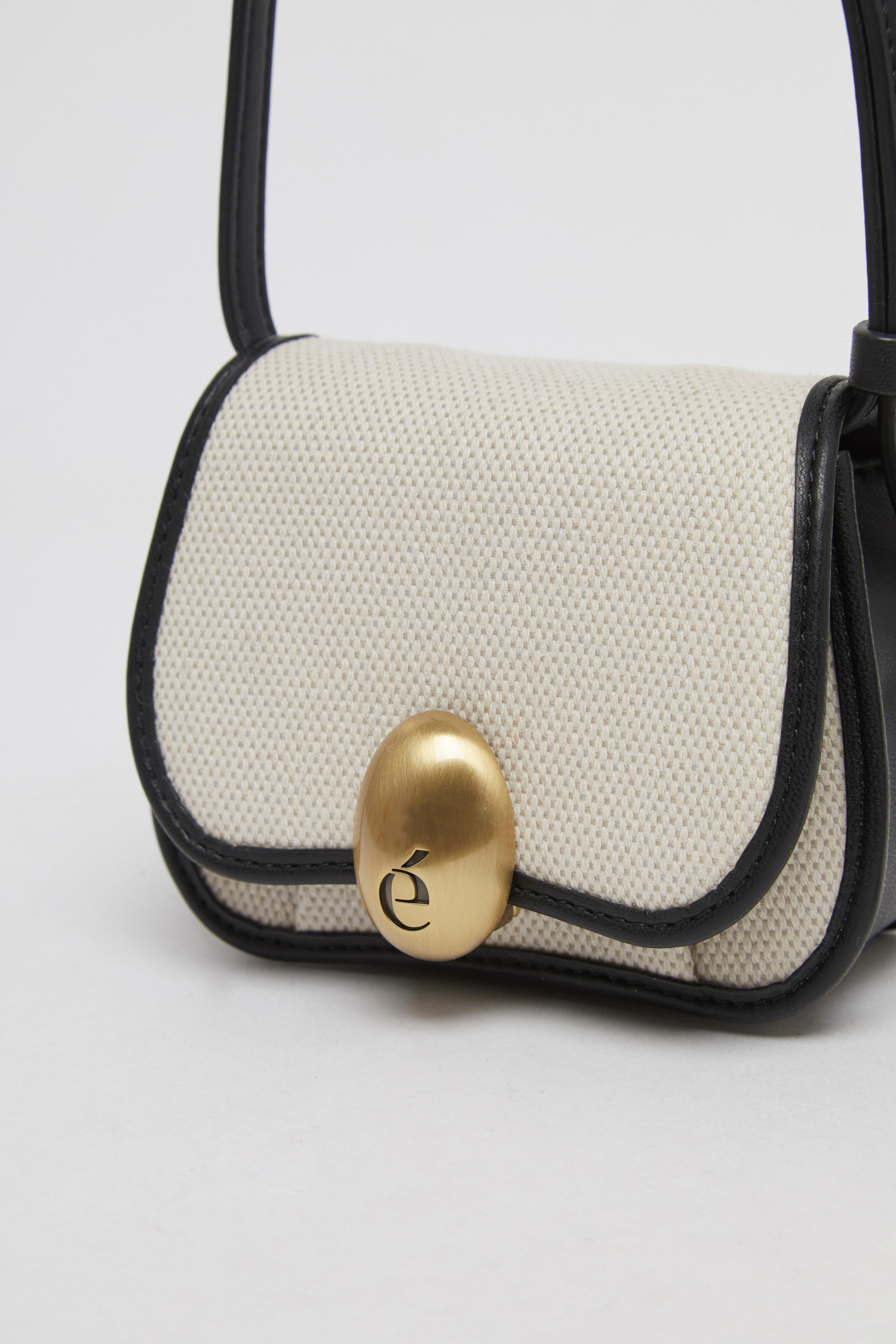 日本未入荷★Archivepke★Egg lock wallet / 全3色 Egg lock wallet