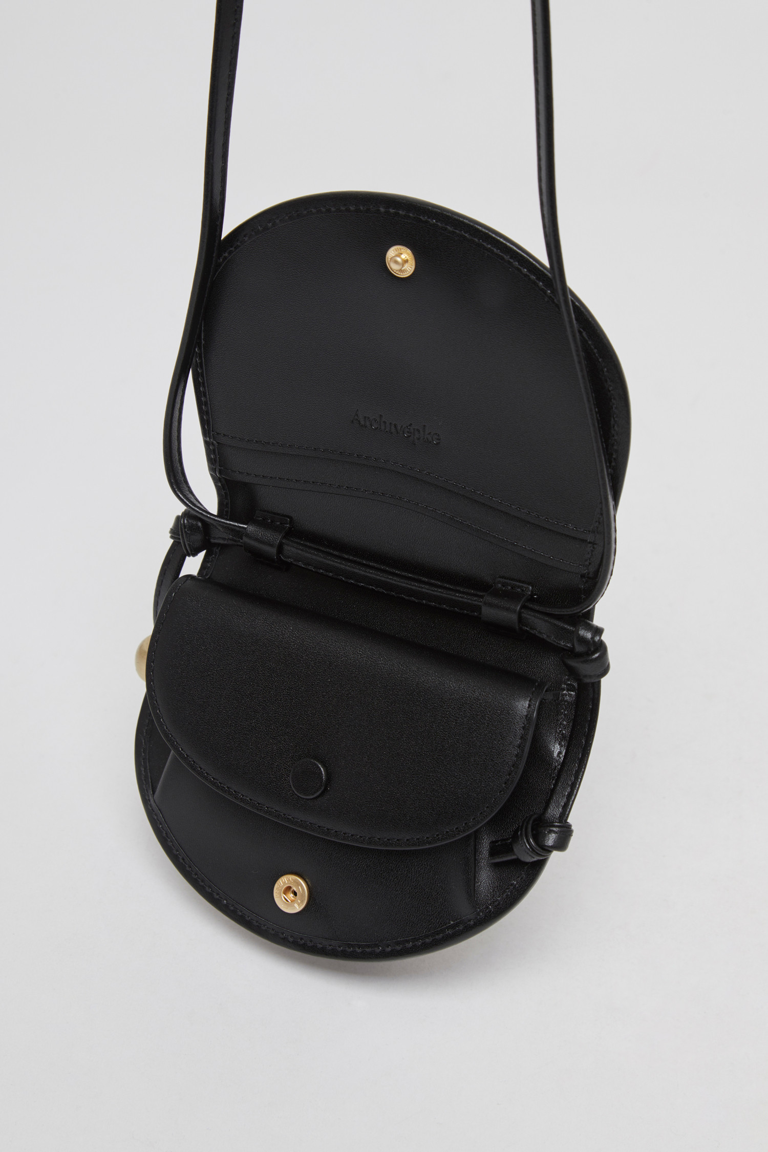 Oval chacha wallet(Deep sleep)_Archivépke Oval chacha wallet(Deep sleep)_Archivépke