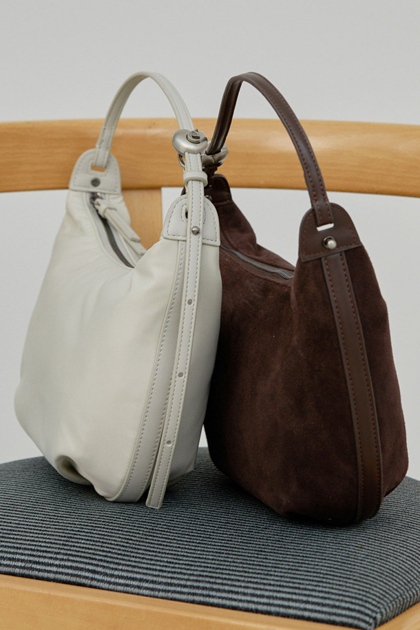 Archivepke - 숄더백 - Luv moon bag(Suede brown)