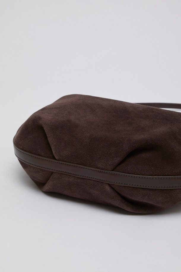 Archivepke - 숄더백 - Luv moon bag(Suede brown)