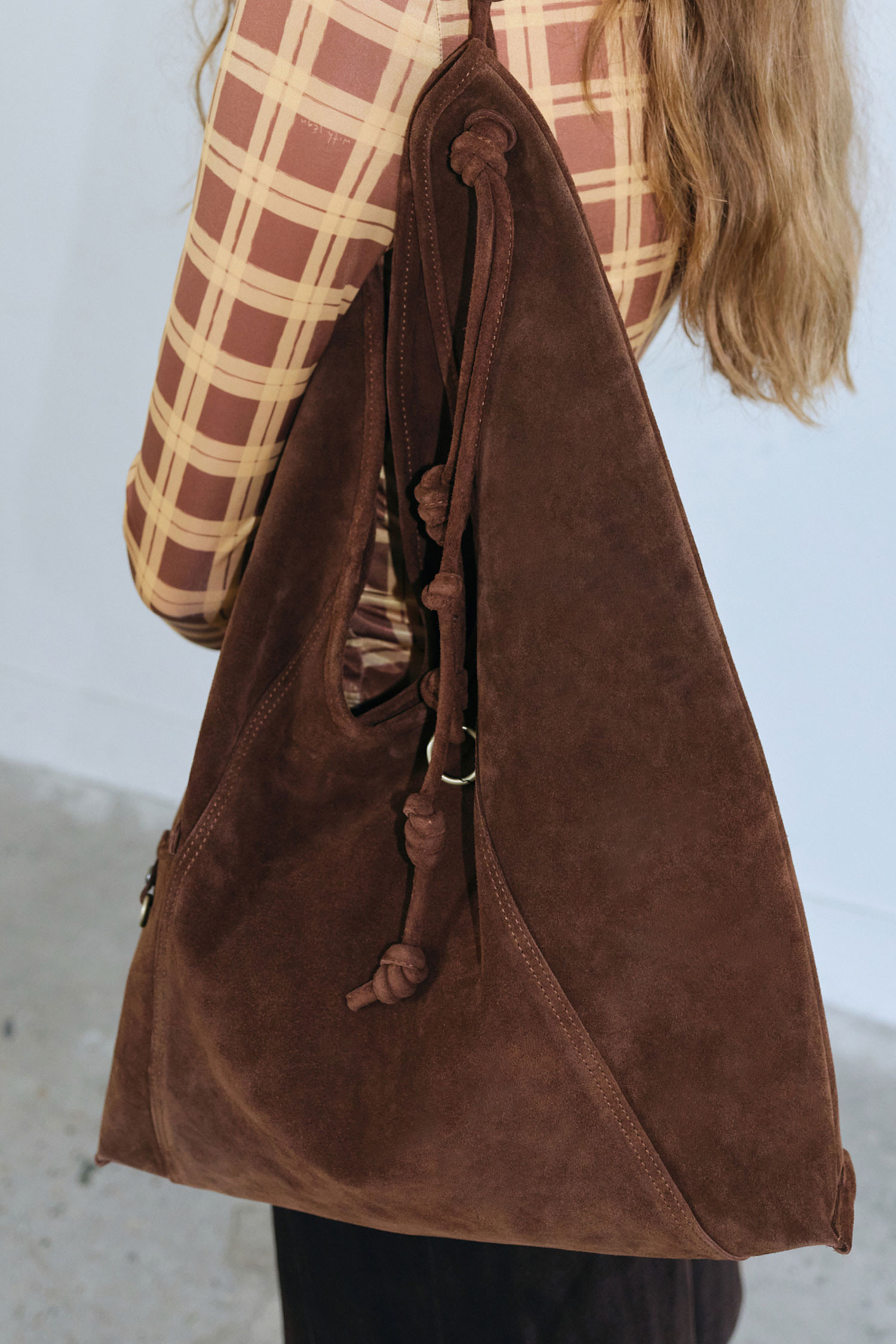 Knotted layer bag(Suede brown)_Archivépke