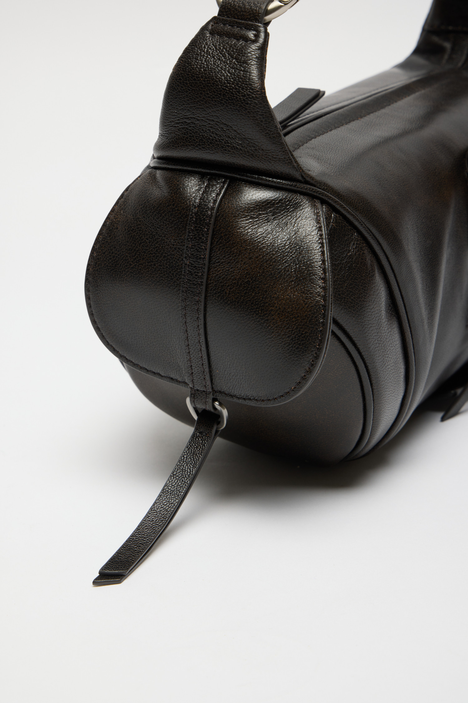 ショルダーバッグ・ポシェット [Archivepke] Rider barrel bag Archivépke] Rider barrel bag(Stone washed black)