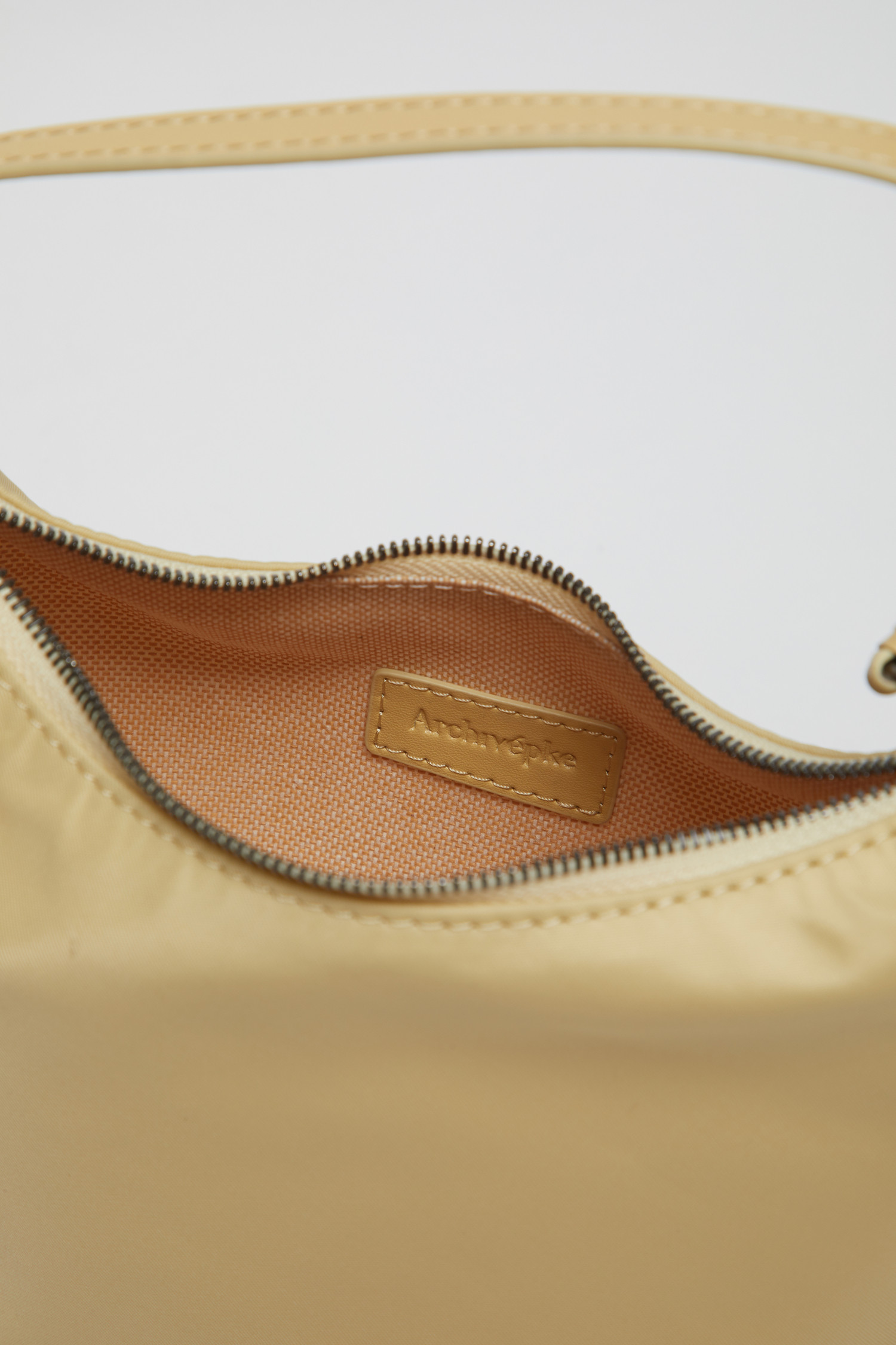 ショルダーバッグ・ポシェット [ARCHIVEPKE]25FW-Mini luv moon bag(Nylon butter) Archivépke] Mini luv moon bag(Nylon butter)