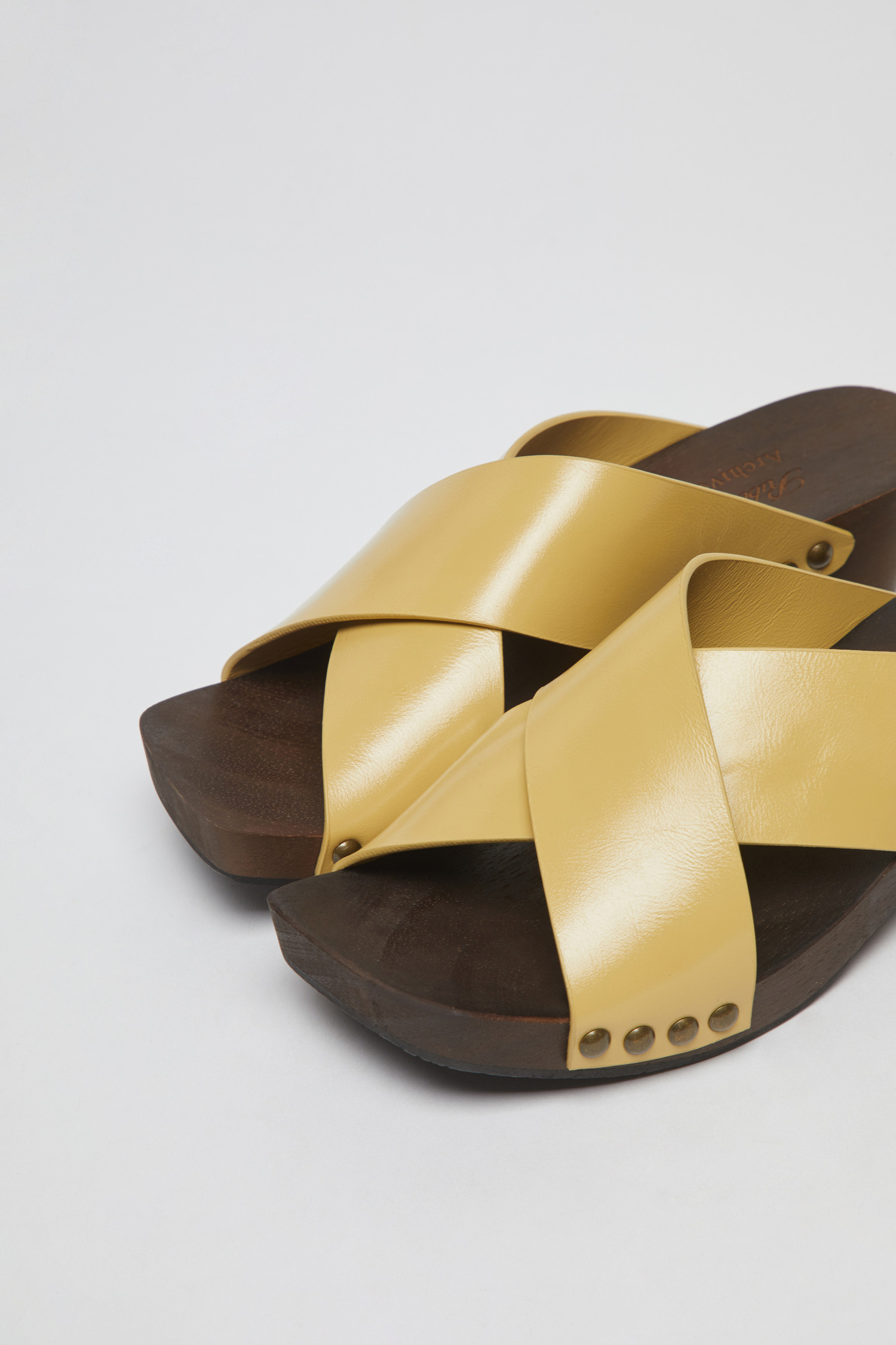Archivepke x Ribbonbit★Strap Clog★レアアイテム人気早期完売 Archivepke x Ribbonbit] Strap clog(Brown)_Archivépke