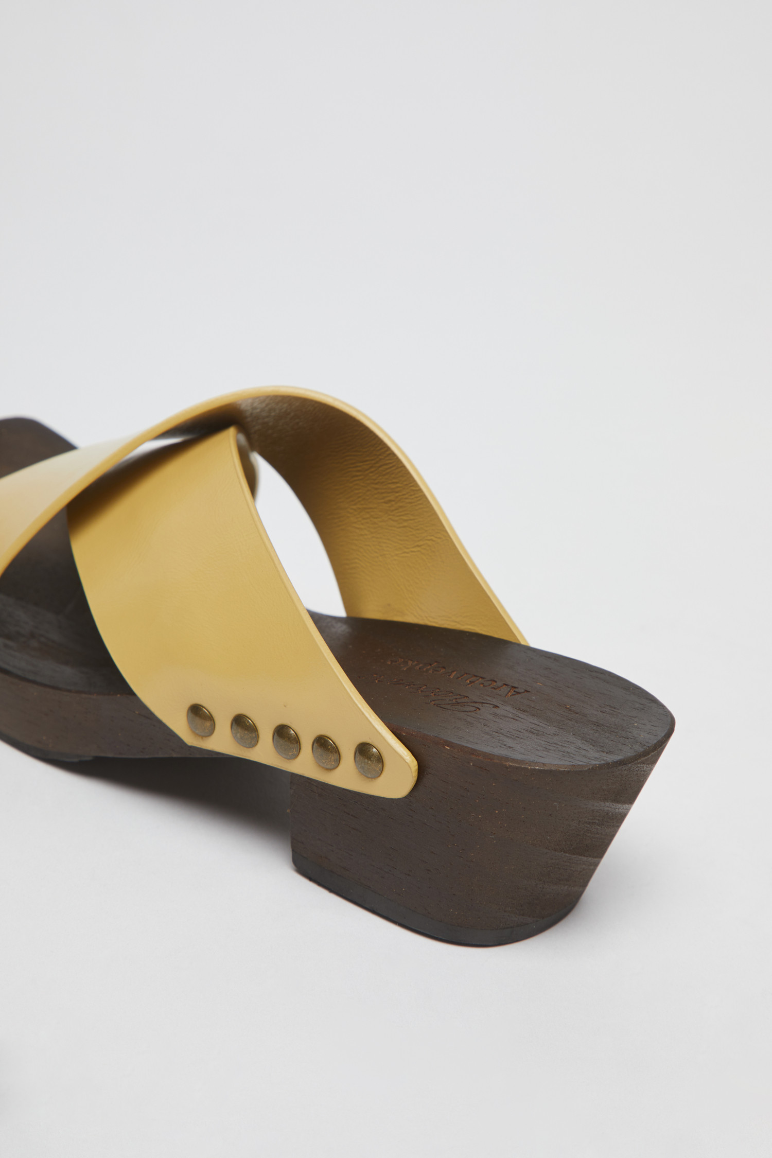 Archivepke x Ribbonbit★Strap Clog★レアアイテム人気早期完売 Archivepke x Ribbonbit] Strap clog(Butter)_Archivépke - 코오롱몰