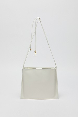 Small tie strap bag(My clean bed)_WHITE-a