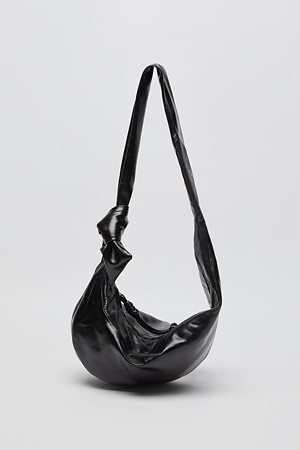 Fling messenger bag(Glossy crack black)