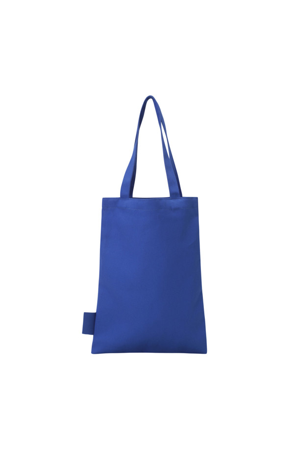 KIM BLUE (킴 블루) 동해 에코백은 동네 마실룩에 어울리는 남성용 미니 에코백입니다. 면 소재의 가볍고 사각 형태의 블루 컬러 가방으로, 레터링 프린트 디자인이 특징입니다. 오픈형 잠금 방식과 수납 기능을 갖춰 일상생활에서 편리하게 사용할 수 있습니다. 에피그램 X 로컬리티 프로젝트 콜라보레이션으로 제작된 제품입니다. 캐주얼하고 미니멀한 스타일을 연출하기에 좋습니다.
