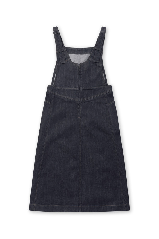 [epigram(에피그램) 여성] 논페이드 데님 오버롤 원피스는 캐주얼하고 미니멀한 스타일의 데님 오버롤 원피스입니다. 논페이드 생지 데님 소재로 제작되어 이염을 방지하며, 뻣뻣한 촉감이 특징입니다. A라인과 플레어 핏으로 여성스러운 실루엣을 연출하며, 어깨 끈 조절과 버클 장식으로 편안하게 착용할 수 있습니다. 뒷면 지퍼 디테일로 간편하게 탈착 가능하며, 네이비 컬러의 무지 디자인으로 어떤 옷에도 쉽게 매치할 수 있습니다. 동네 마실룩이나 쇼핑룩에 활용하기 좋습니다.

