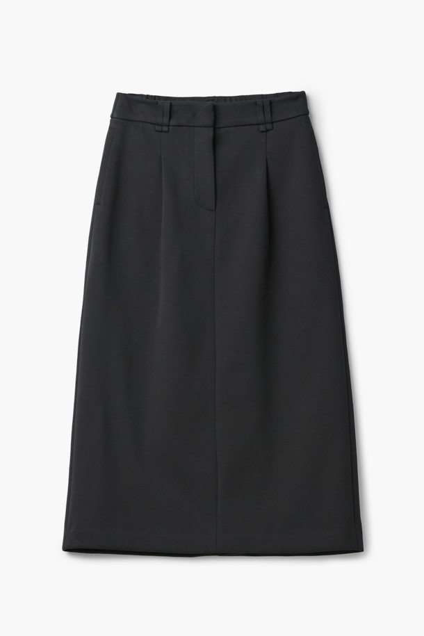 [epigram여성] 저지 맥시 스커트는 모던하고 미니멀한 스타일을 추구하는 여성들을 위한 사계절용 스커트입니다. 부드러운 촉감의 면, 폴리에스테르, 스판덱스 혼방의 이중 조직감 저지 소재(더블니트)로 제작되어 편안한 착용감을 선사합니다. 앞판 원턱 디테일과 허리 뒷면 밴딩, 루즈핏 코쿤 실루엣으로 세련된 핏을 연출하며, 뒷면 밑단 슬릿과 사이드 포켓, 더블 벨트고리로 실용성을 더했습니다. 데이트룩, 카페룩, 미니멀, 클래식, 시크 스타일을 완성하는 블랙 컬러의 맥시 스커트입니다.
