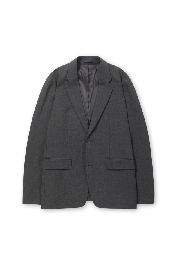 데일리 블레이저 (set-up)는 남성을 위한 베이직하고 포멀한 스타일의 블레이저 셋업입니다. 차콜 컬러의 무지 디자인으로, 봄, 가을 시즌에 적합하며, 일상 및 비즈니스 용도로 활용 가능합니다. 싱글 버튼 여밈, 레귤러 기장의 데일리핏으로 제작되었으며, 스판 소재를 사용하여 부드러운 촉감을 선사합니다. 노치드 라펠과 뒷면 슬릿 디테일이 있으며, 셋업으로 출시되어 오피스룩, 비즈니스 캐주얼, 회의룩 등 다양한 TPO에 맞춰 클래식하고 미니멀한 스타일을 연출할 수 있습니다.
