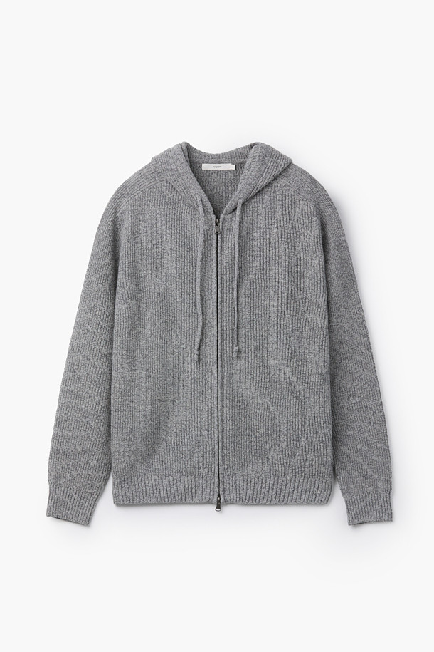 멜란지 울 혼방 니트 후드 집업은 포근하고 부드러운 촉감의 겨울, 가을용 아우터입니다. 멜란지 그레이 컬러의 레귤러핏, 릴랙스핏으로 제작되어 캐주얼하고 베이직한 스타일을 연출합니다. 울과 면 혼방 소재에 두꺼운 두께감으로 보온성을 높였으며, 후드 스트링, 골지 마감, 레글런 소매 디테일이 특징입니다. 데일리룩, 집콕룩, 산책룩 등 다양한 TPO에, 캐주얼, 미니멀 스타일을 즐겨 입는 분들께 추천합니다.
