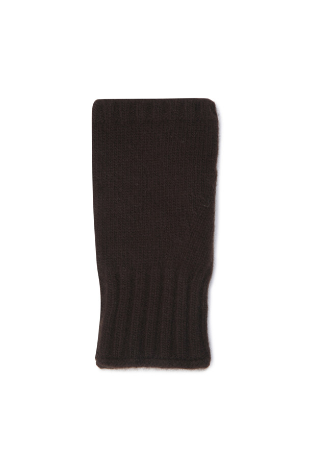 부드러운 울과 캐시미어 소재로 제작되어 포근함을 선사하는 브라운 컬러의 니트 워머 장갑입니다. 겨울철 추위를 막아주는 두꺼운 두께감과 부드러운 촉감으로 편안하게 착용할 수 있으며, 핸드워머 형태로 디자인되어 활동성을 높였습니다. 스마트폰 터치가 가능하여 실용적이며, 무지 디자인으로 어떤 룩에도 쉽게 매치할 수 있습니다. 베이직한 스타일로 겨울 데일리룩, 산책룩, 집콕룩 등 다양한 TPO에 활용 가능하며, 니트 비니와 함께 세련된 스타일을 연출해보세요. 미니멀, 클래식, 캐주얼 등 다양한 스타일(무드)에 잘 어울립니다.
