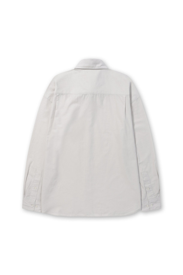 울 블렌디드 오버핏 셔츠는 부드러운 촉감의 울, 코튼, 텐셀 혼방 소재로 제작되어 간절기부터 초겨울까지 착용하기 좋습니다. 라이트 그레이, 브라운, 다크 그레이 세 가지 색상으로 출시되었으며, 여유 있는 오버핏과 레귤러 기장으로 편안한 착용감을 선사합니다. 간결한 스티치와 자연스러운 드레이프 디테일이 특징이며, 두꺼운 두께감으로 실용성을 더했습니다. 미니멀하고 시크한 스타일로, 출근룩, 겨울 데일리룩, 비즈니스 캐주얼 등 다양한 TPO에 활용 가능합니다. 클래식한 무드를 연출하기에도 좋습니다.
