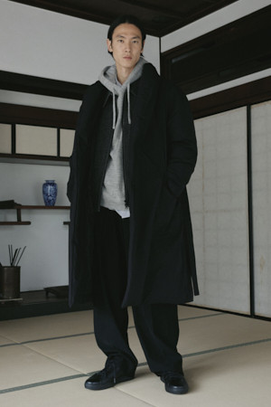 숄카라 롱 로브 다운