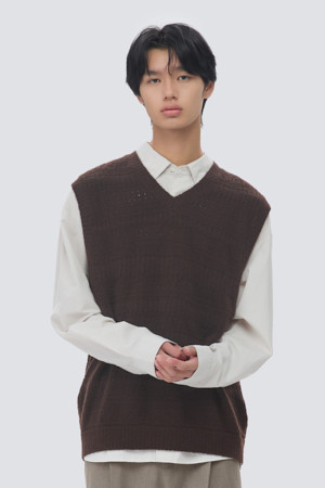 부클 크로쉐 브이넥 니트 베스트