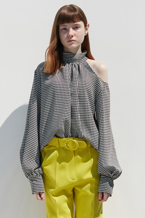 [FW] ONE SHOULDER OPEN BLOUSE_BLACK