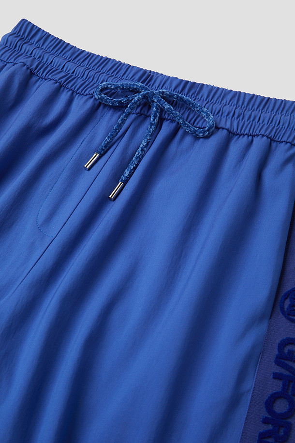 지포어-WOMEN APPAREL-SIDE LOGO SATIN PANT(WOMEN)