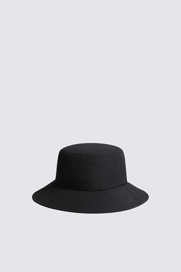 FEATHERWEIGHT PERFORATED BUCKET(MEN)					 					 					_BLACK-a